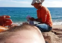 دمیدن یک دختر زیبا عکس سکسی زنان کون گنده با عینک