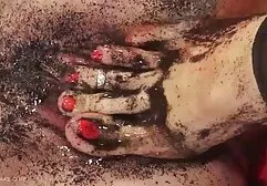 ماساژور عکس سکسی دختران کون گنده سبزه را با روغن مالید و لعنتی