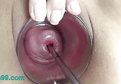 یک خانم آلمانی کونهایگنده را در یک نوار لخت کرد